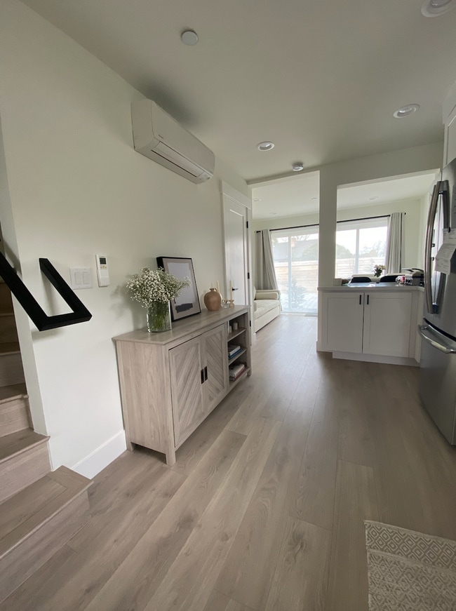 Building Photo - Modern Crown Hill Townhouse | 3 Beds, 2.5 ...