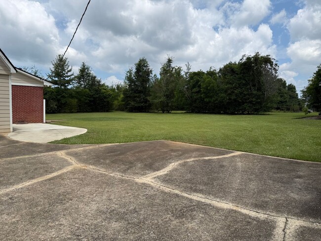 Building Photo - 115 S Rosewood Dr