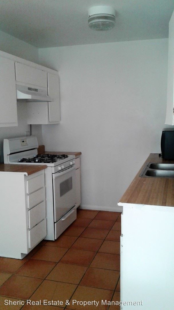 Building Photo - 62000 El Reposo Cir