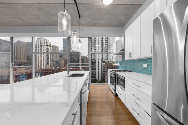 Foto del edificio - Amazing Views, Tons of Light and Space, an...