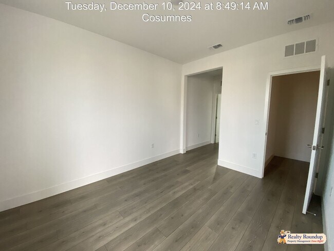 Foto del edificio - Brand New One Story Home, Includes In-Law ...