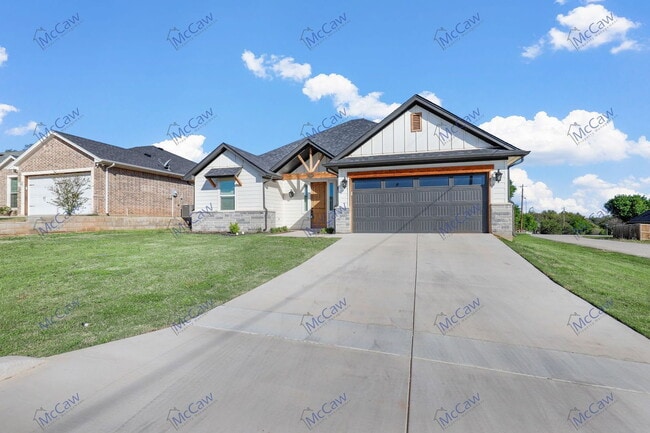 Building Photo - 2524 Creek Dr