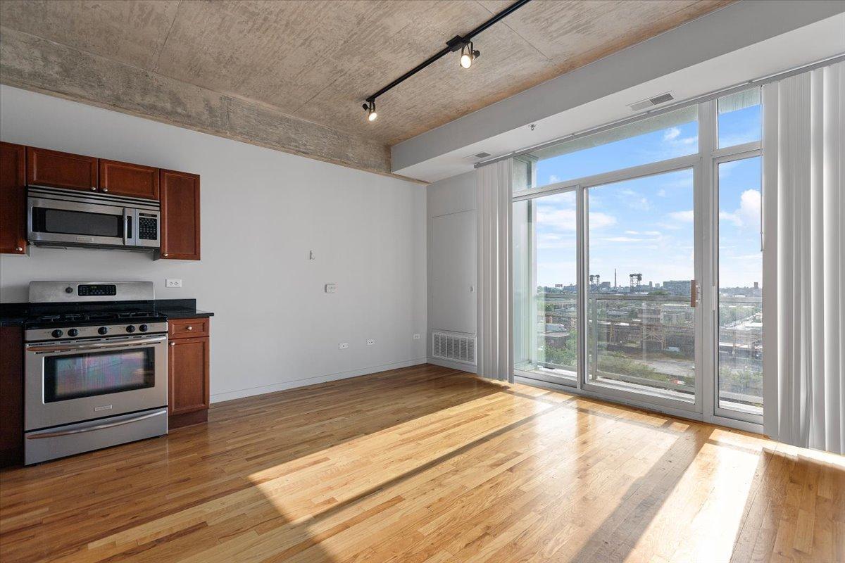 Foto principal - 2 bedroom in Chicago IL 60616