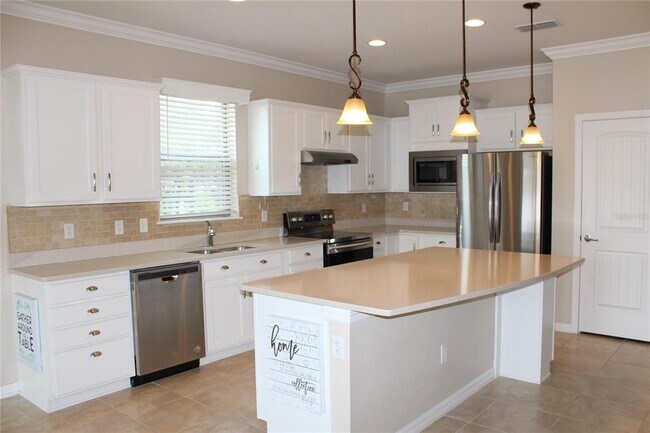 Building Photo - 221 Montoro Ln