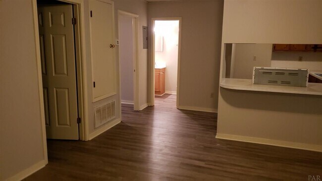 Building Photo - 301 Tower Dr