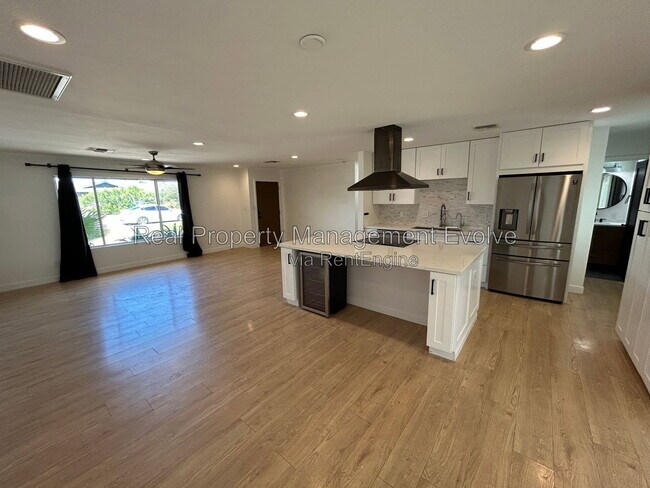 Foto del edificio - 8631 E Jackrabbit Rd