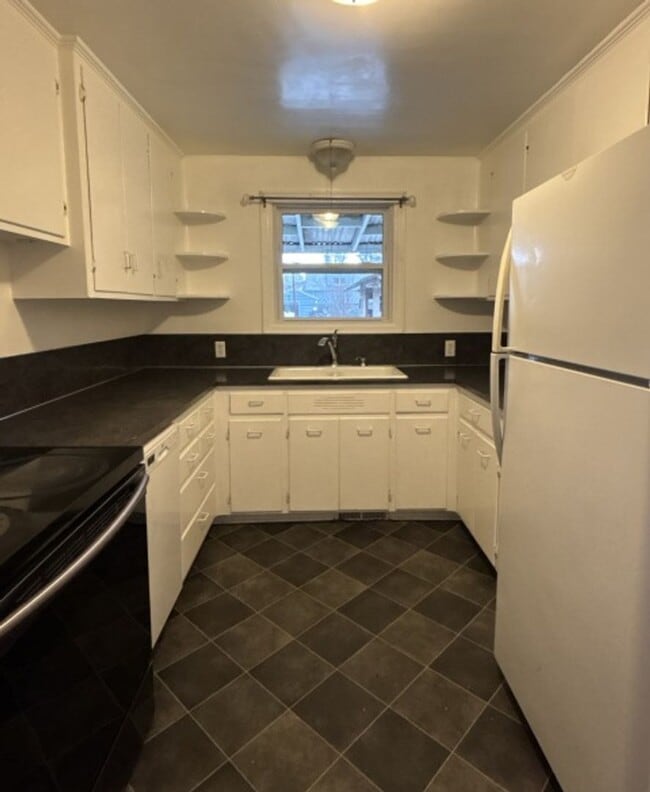 Foto del edificio - 2Bd/1Ba Single Story House - For Viewing!