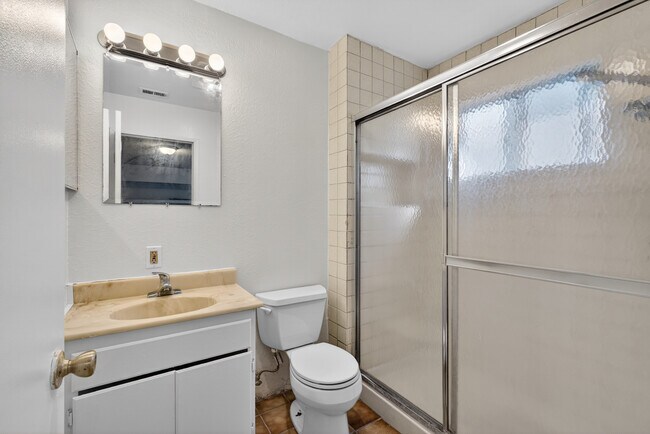 Foto del edificio - 4453 W 161st St