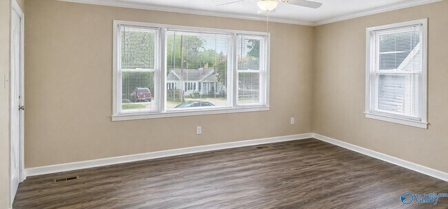 Foto del edificio - 3912 Pine Ave SW