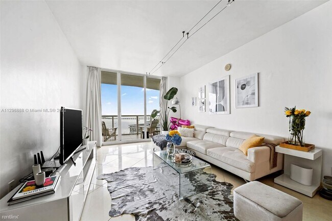 Foto del edificio - 2 br, 2.5 bath Condo - 218 SE 14th St Apt ...