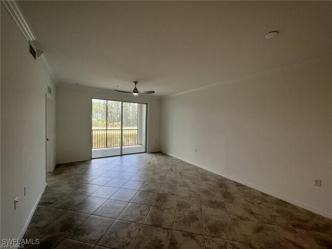 Foto del edificio - 6046 National Blvd