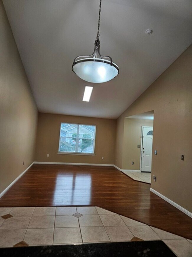 Foto del edificio - 3Bd/2Ba Single Story Home - For viewing!