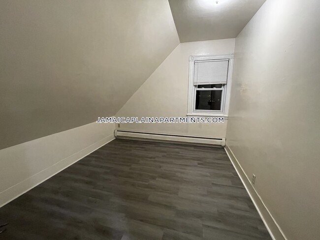 Building Photo - 34 Mozart St