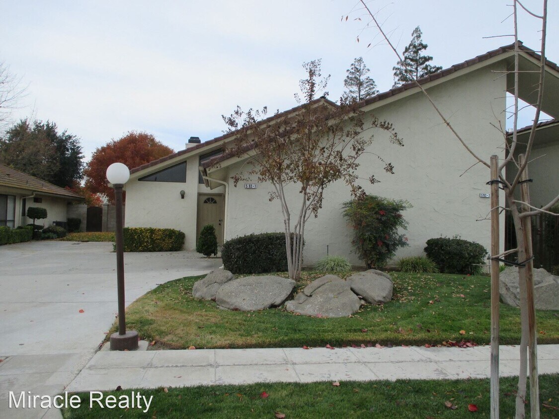 Primary Photo - 2 br, 2 bath House - 5783 N Monte #1