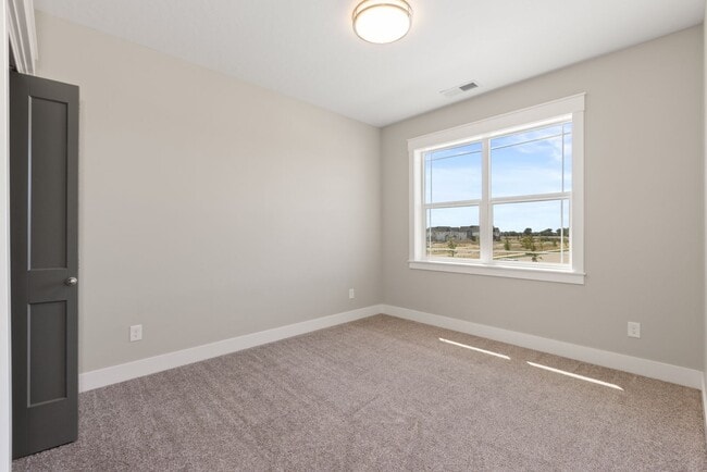 Building Photo - Beautiful Newly built 3 bedroom / 2 bath i...
