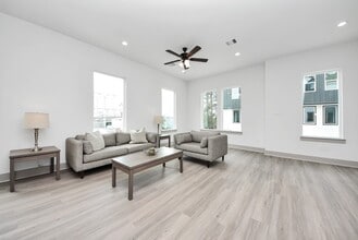 Building Photo - 5303 Kindred Gdn Ln