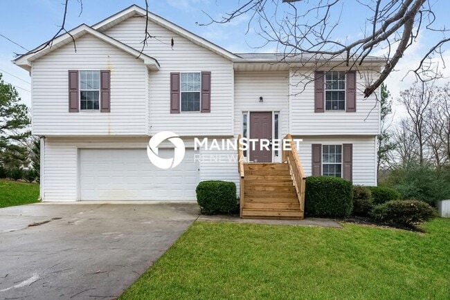 4 Bedroom Pet-Friendly Home in Rex, GA with Main Street Renewal - 4 Bedroom Pet-Friendly Home in Rex, GA with Main Street Renewal