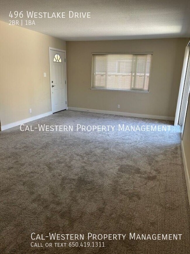 Building Photo - 496 Westlake Dr