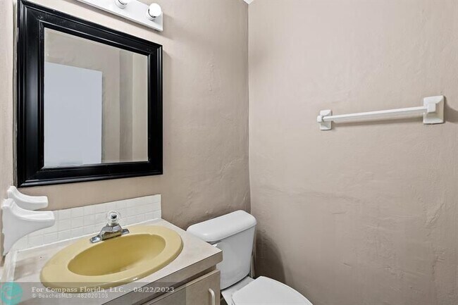 Foto del edificio - 608 NE 9th Ave