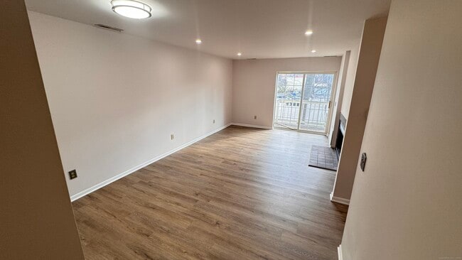 Building Photo - 25 Janet Cir