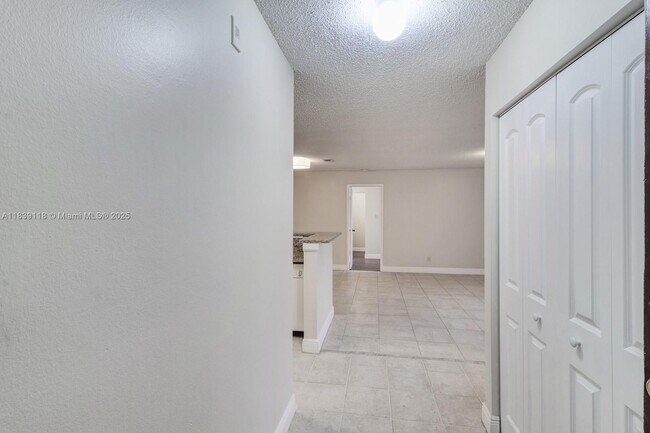 Foto del edificio - 11241 W Atlantic Blvd