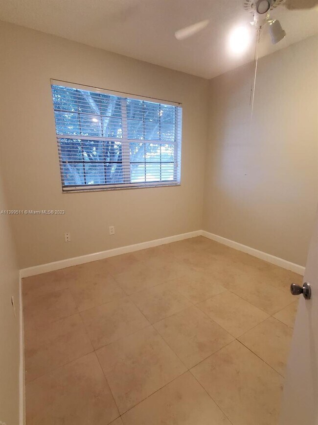Foto del edificio - 1851 NW 96th Terrace