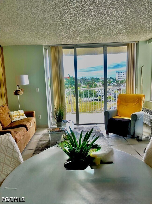Building Photo - 7330 Estero Blvd