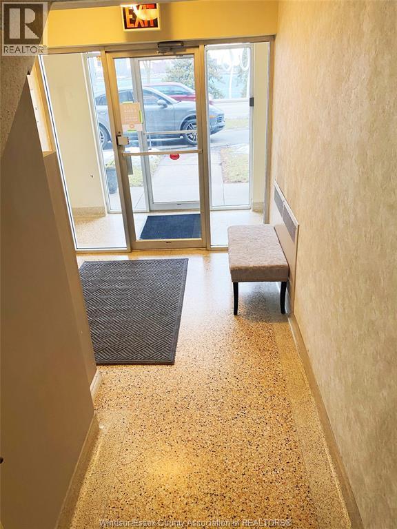 Photo du bâtiment - 1805 Riverside Dr W