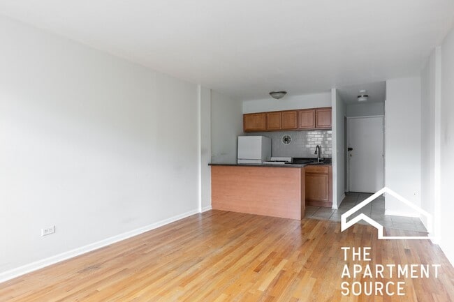 Building Photo - 5847 N Winthrop Ave