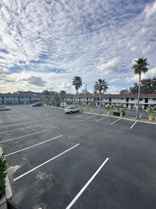 The Flats on 52nd Parking - The Flats on 52nd