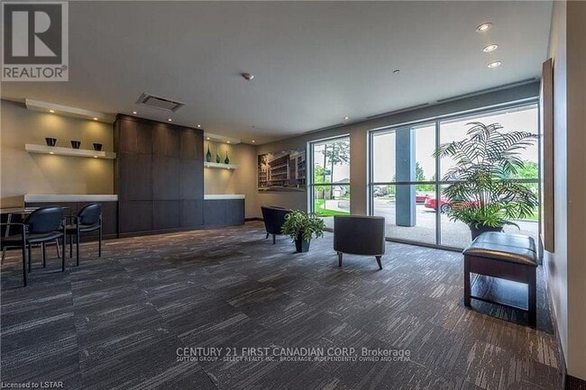 Building Photo - 1705-1705 Fiddlehead Pl