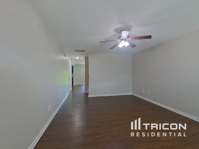 Foto del edificio - 715 Dawsons Park Wy