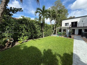 Building Photo - 3775 Kumquat Ave