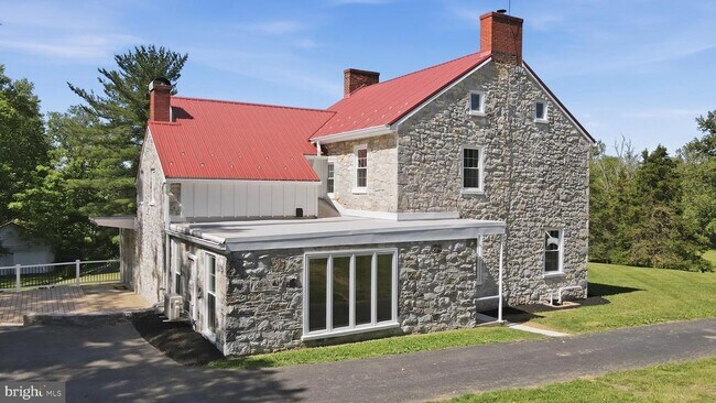 Foto del edificio - 8805 Reichard Rd