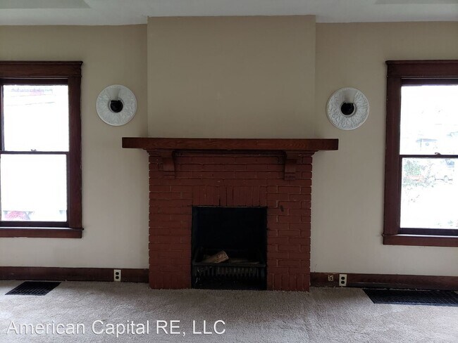 Building Photo - 4 br, 1.5 bath House - 737 Riverside Ave