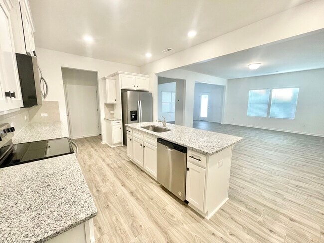 Building Photo - Start the New Year in a Brand New Home! 3 ...