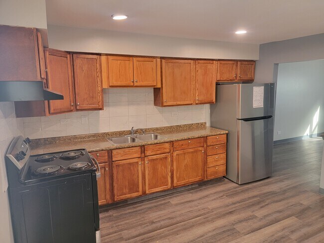 Building Photo - 10339 McVicker Ave