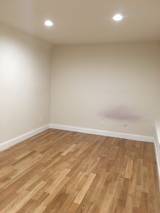 media room - 1312 York St