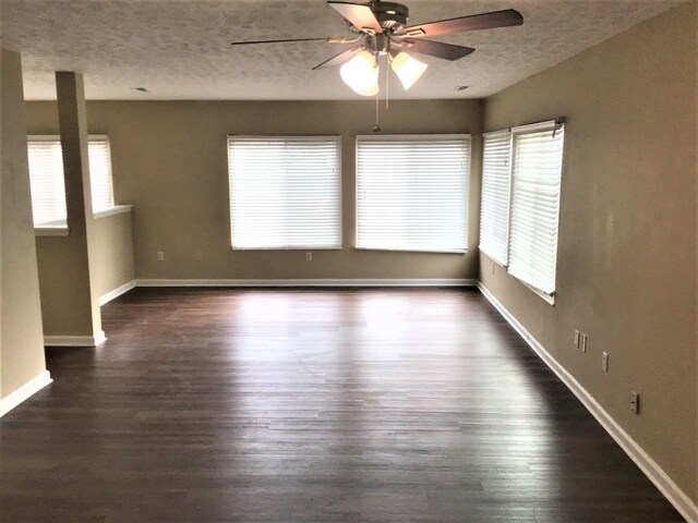 Foto del edificio - 1006 Greenob Dr