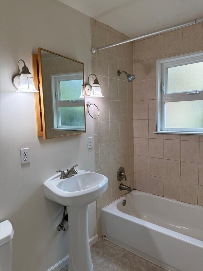 Foto del edificio - 7735 15th Ave NW