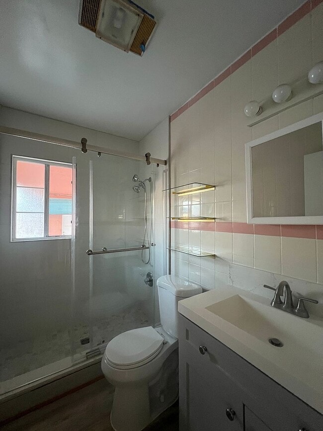 Building Photo - 3378 W 157th St