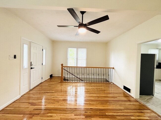 Photo - 867 Browning Ave Apartment