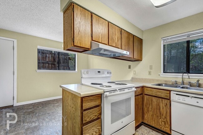 Foto del edificio - 508 E 7th St