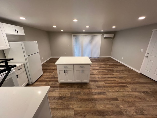 Building Photo - 2400 20th Ave NW