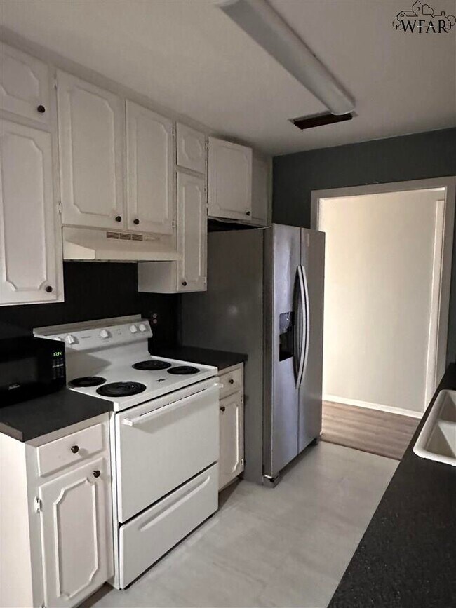 Building Photo - 4824 Sonora Dr