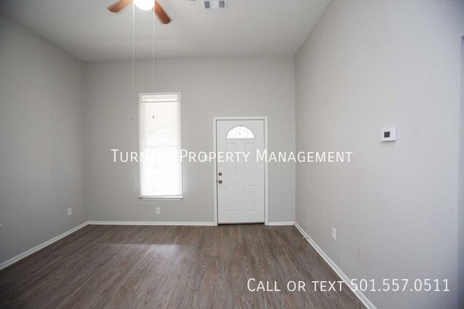 Building Photo - 1622 Hanger St