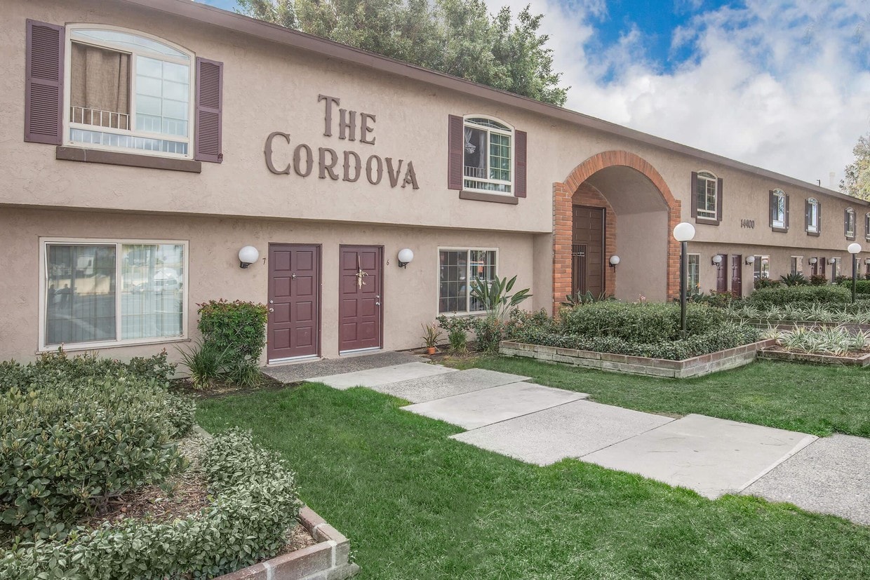 Castilian and Cordova Apartment Homes Apartments in Tustin, CA