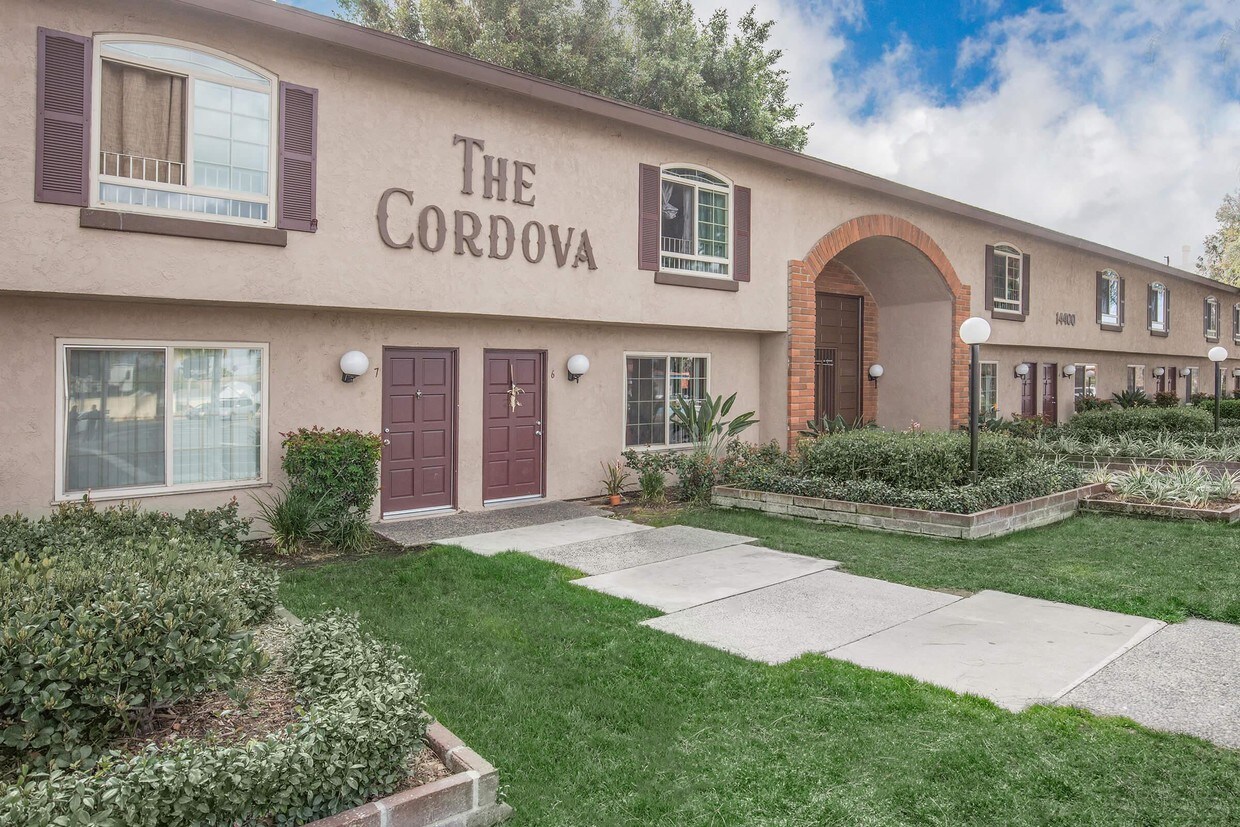 Castilian and Cordova Apartment Homes Apartments in Tustin, CA