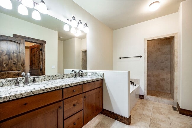 Building Photo - Blackrock Ridge Townhome - Corner Lot with...