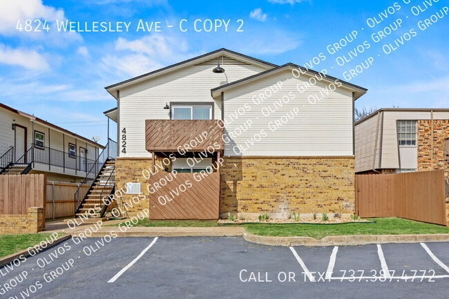 Building Photo - 4824 Wellesley Ave